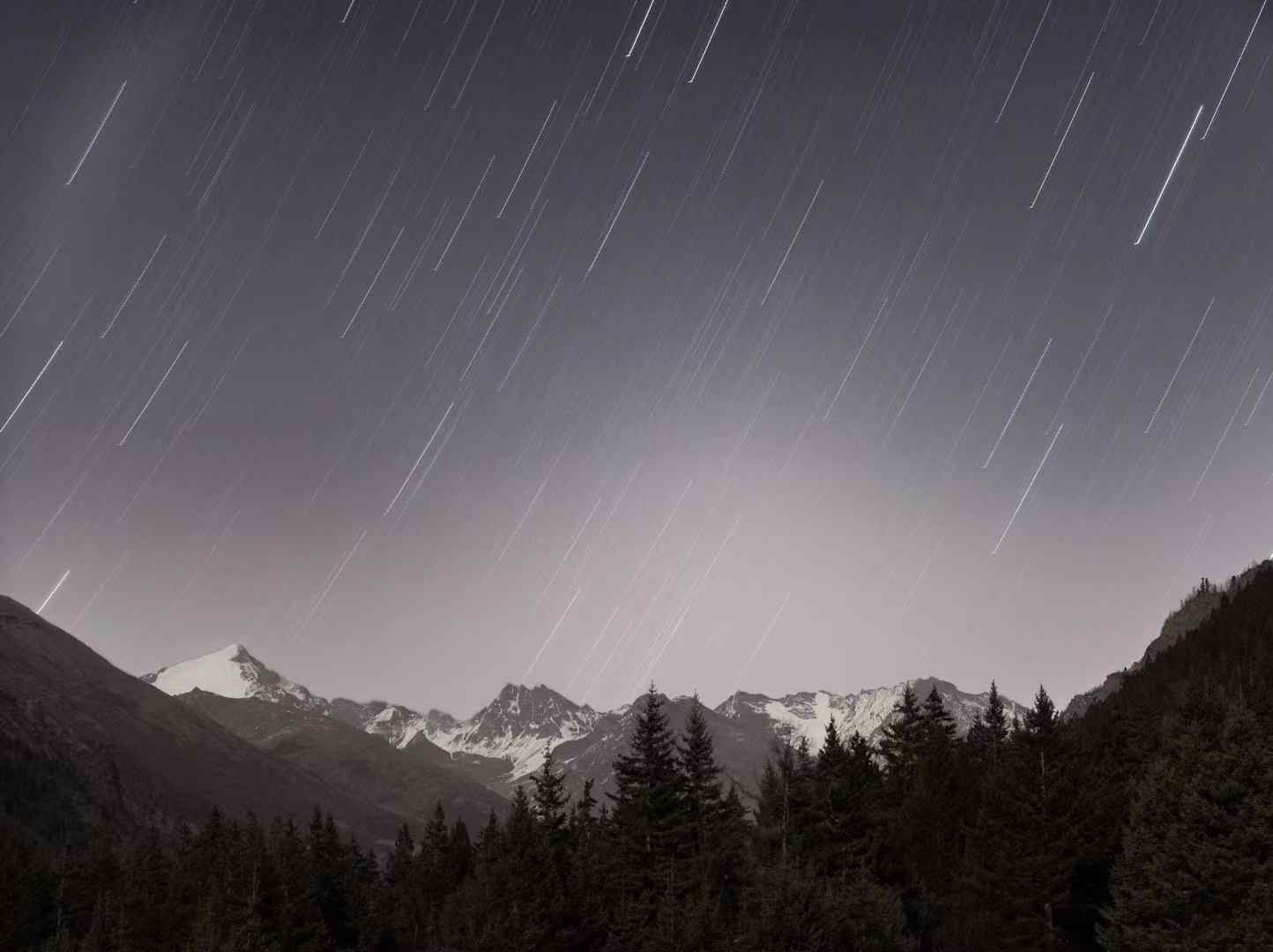 雪山与星